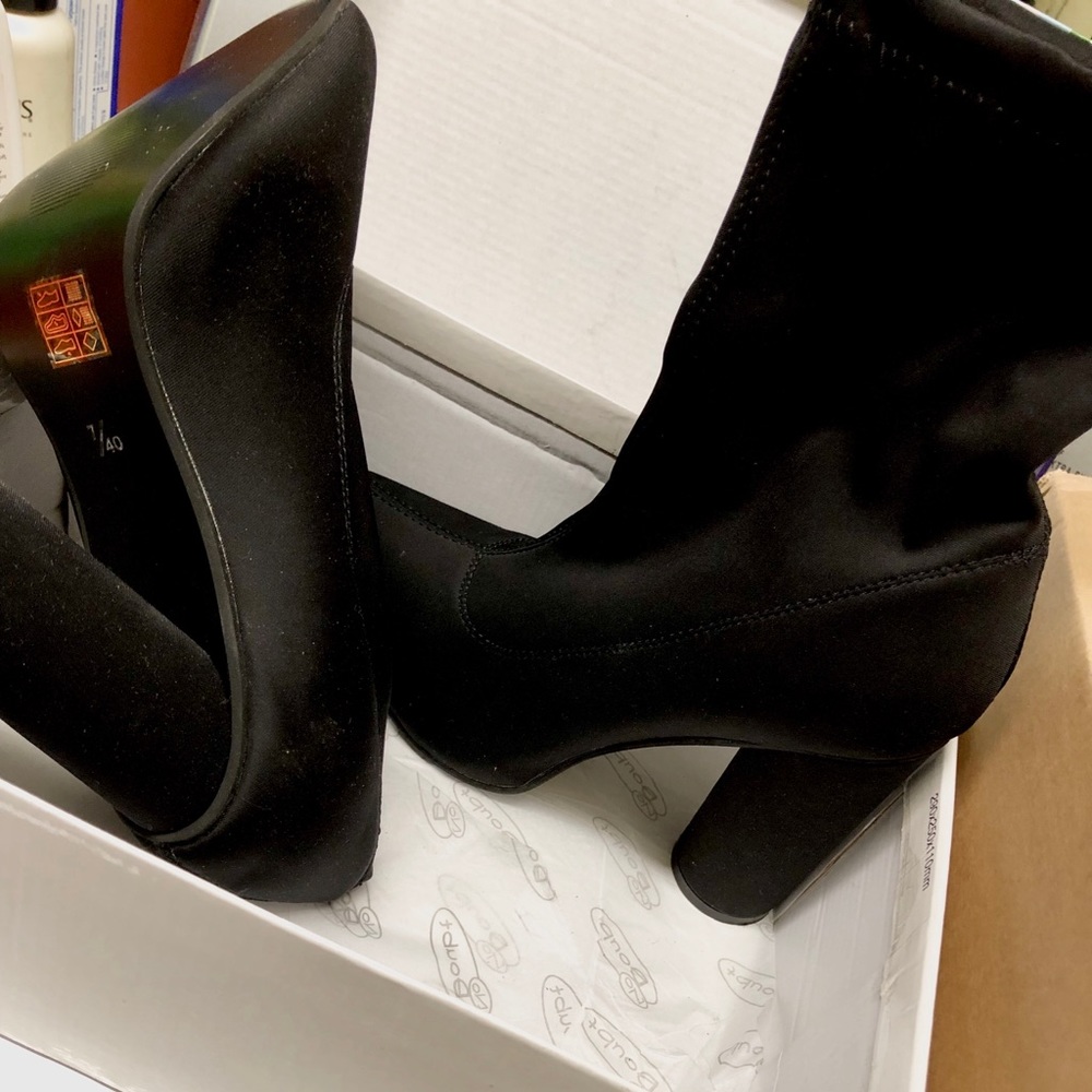 BRAND NEW No Doubt slip on booties